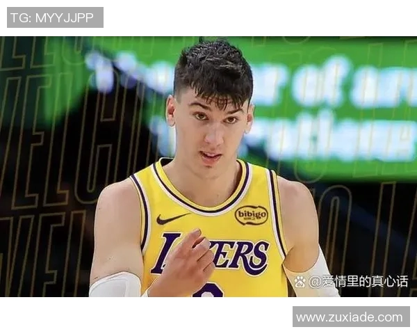 艾顿成湖人队史第四位单场25+10且投篮命中率100%的球员